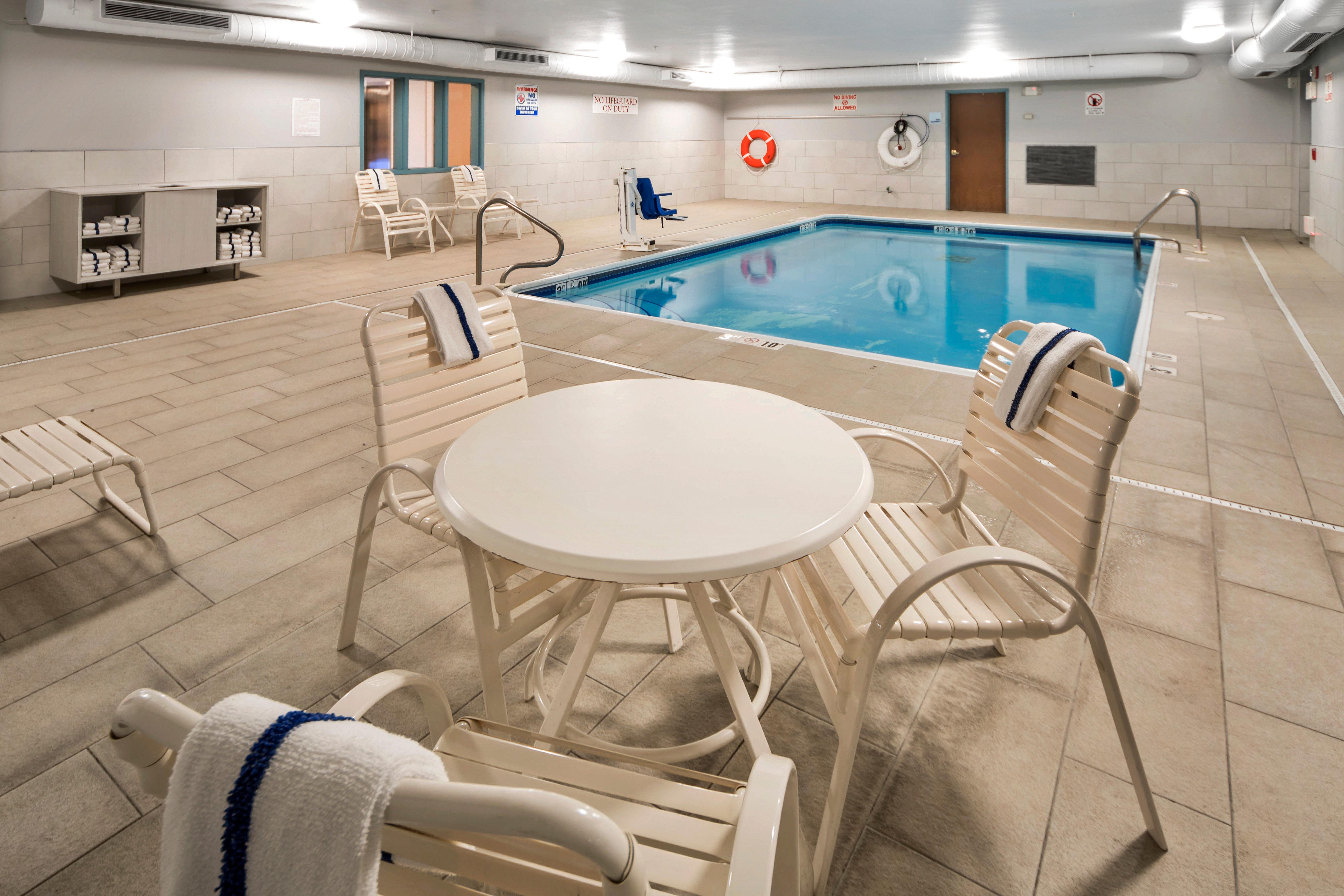 Holiday Inn Express Chicago Northwest-Vernon Hills By Ihg Zewnętrze zdjęcie