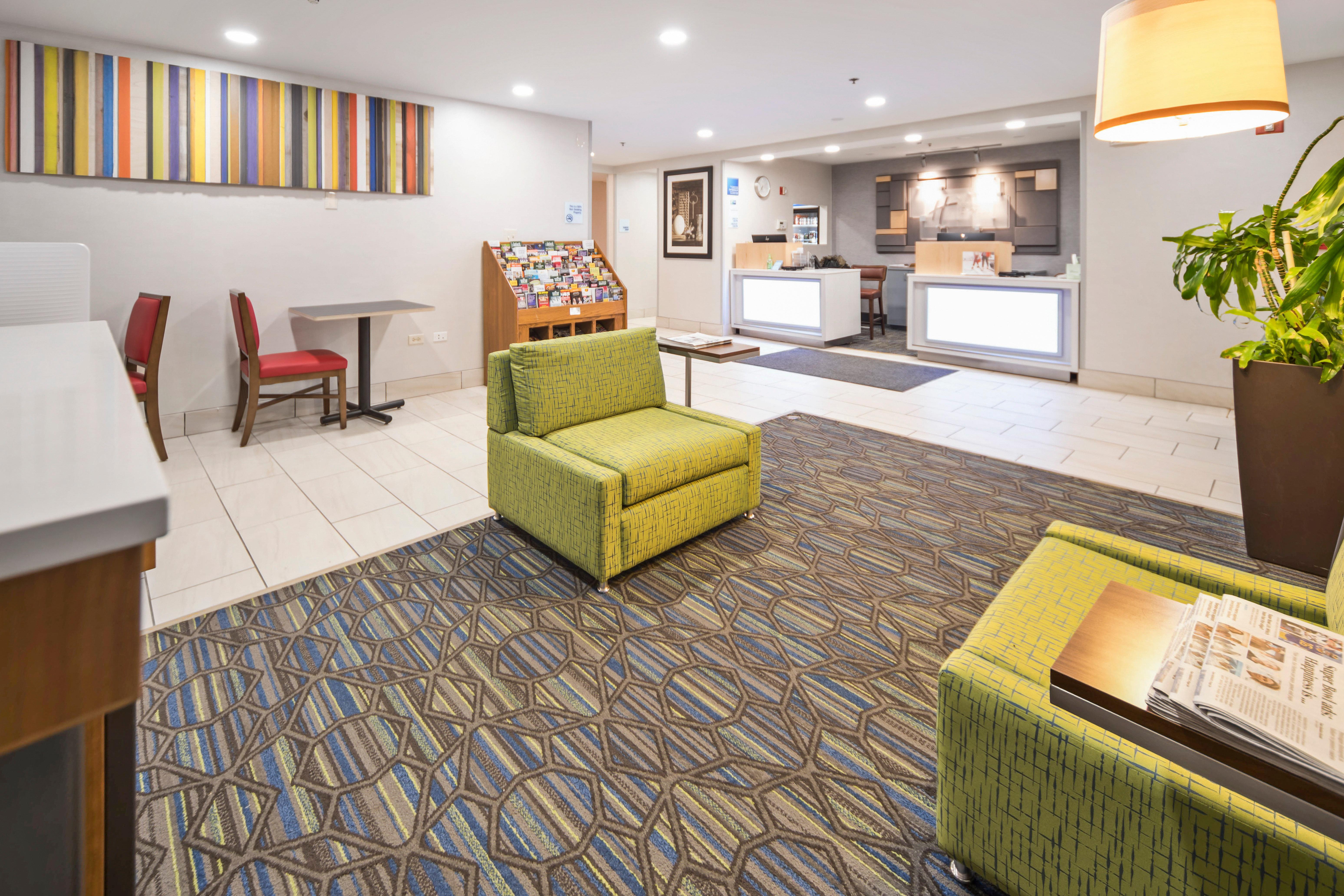 Holiday Inn Express Chicago Northwest-Vernon Hills By Ihg Zewnętrze zdjęcie