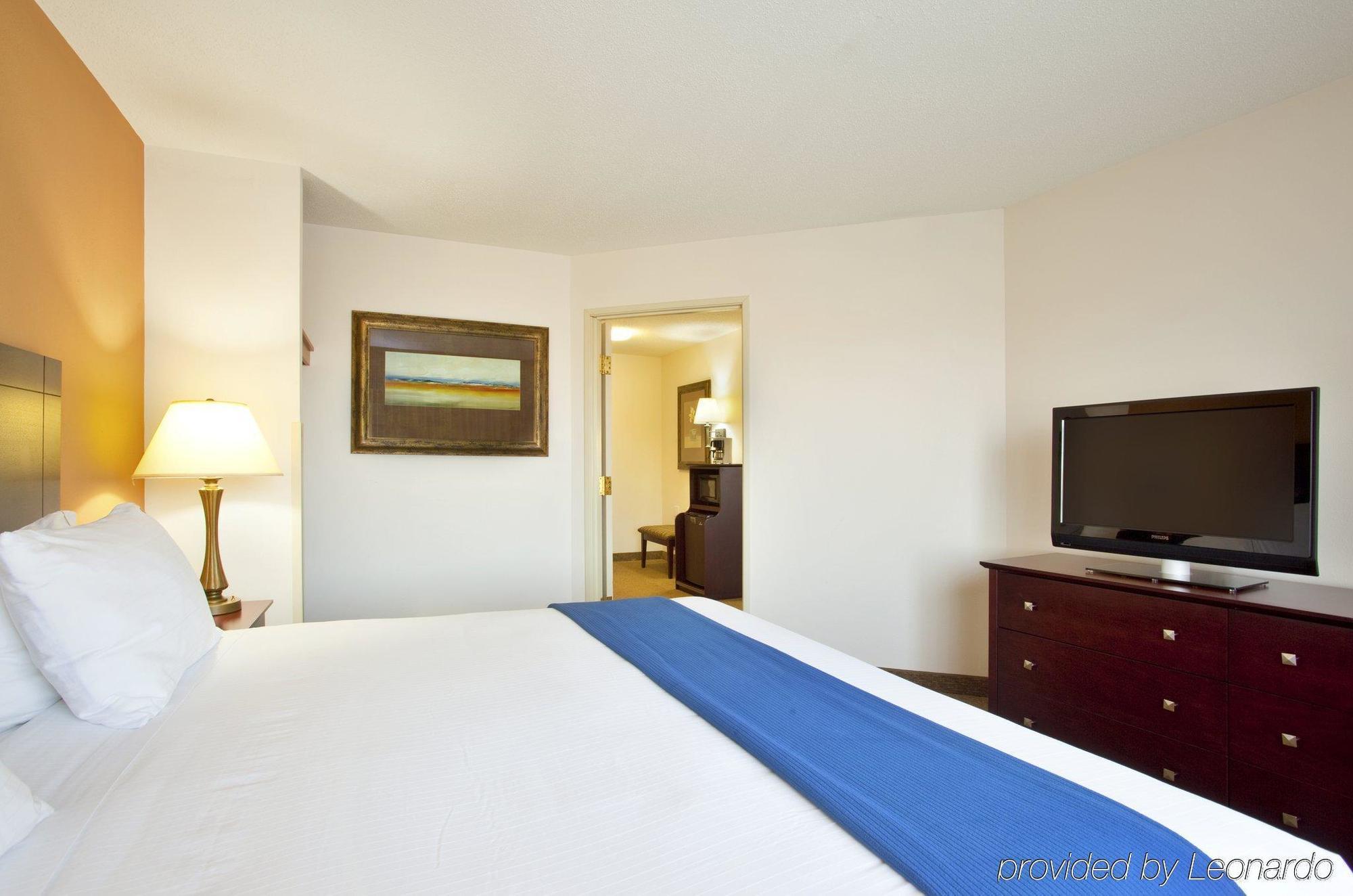 Holiday Inn Express Chicago Northwest-Vernon Hills By Ihg Pokój zdjęcie