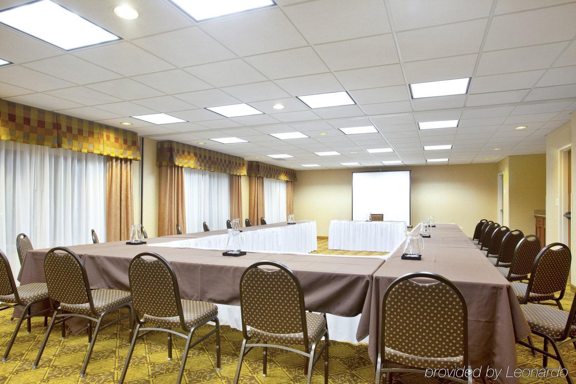 Holiday Inn Express Chicago Northwest-Vernon Hills By Ihg Udogodnienia zdjęcie